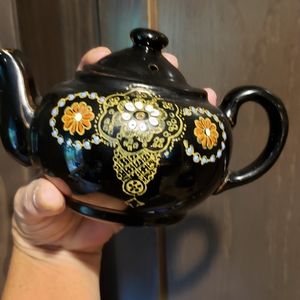 Tea pot